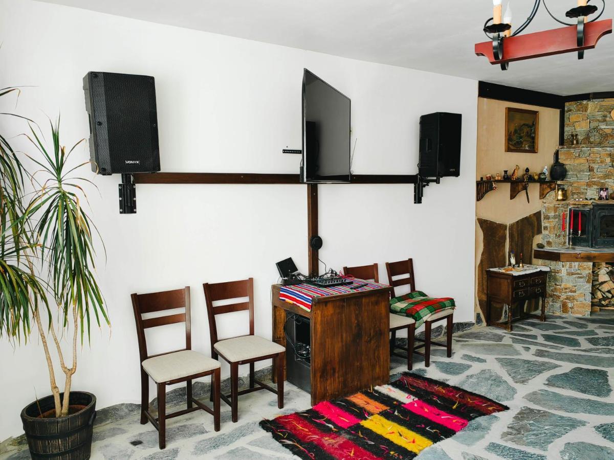 Rimovata Kashta Guest House Lesten Kültér fotó