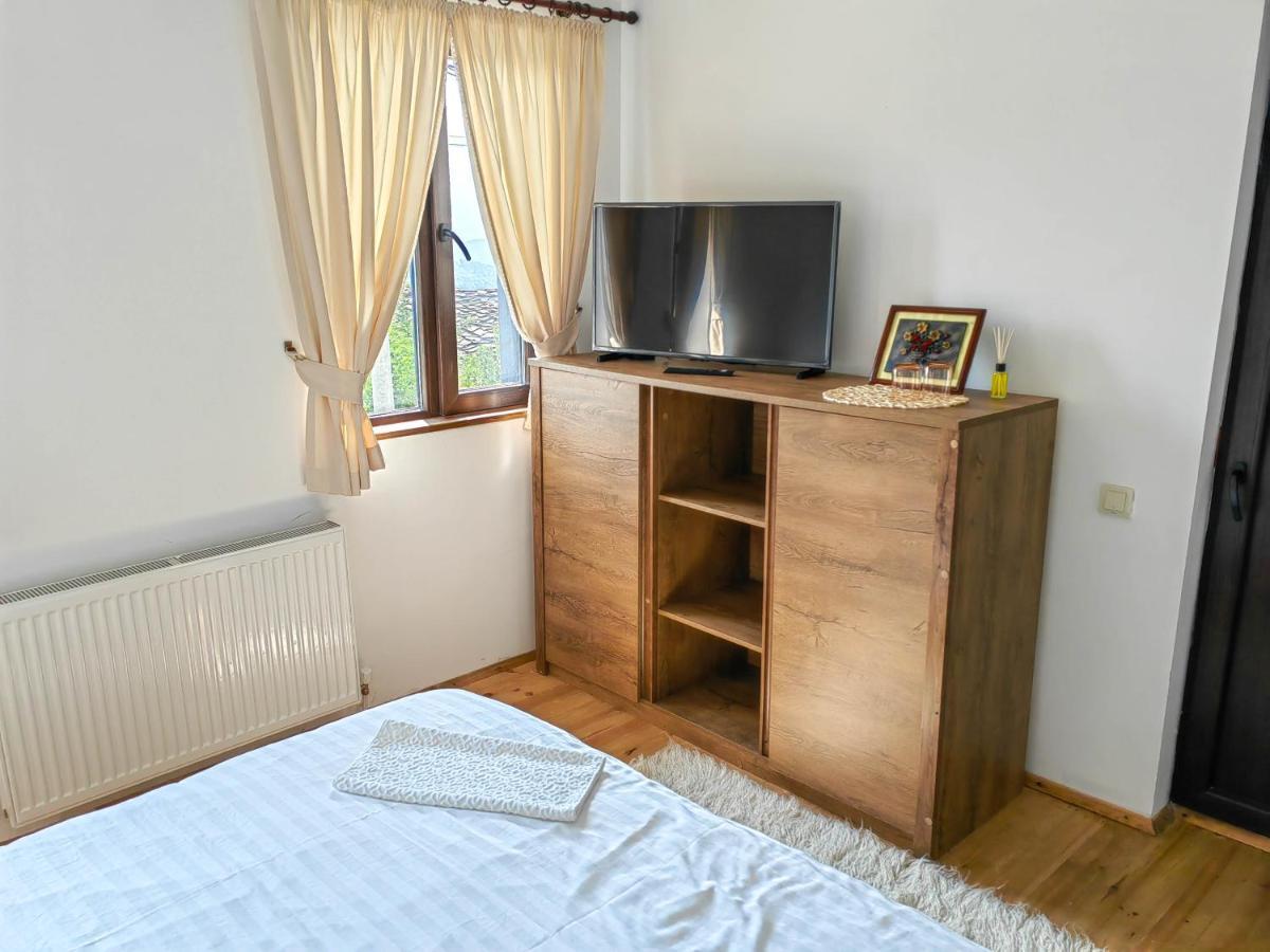 Rimovata Kashta Guest House Lesten Kültér fotó