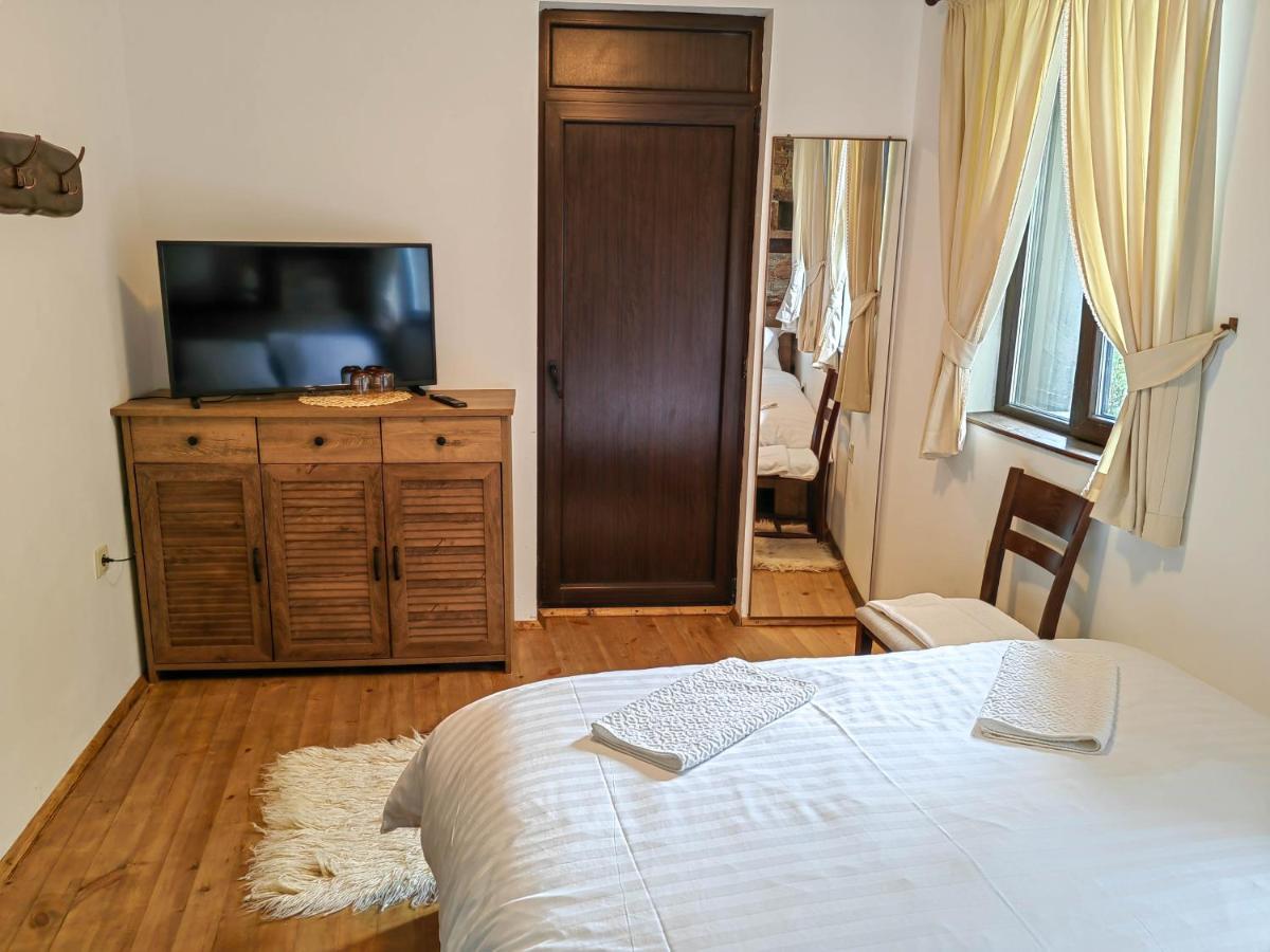Rimovata Kashta Guest House Lesten Kültér fotó